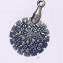 Clover Thread Cutter Pendant